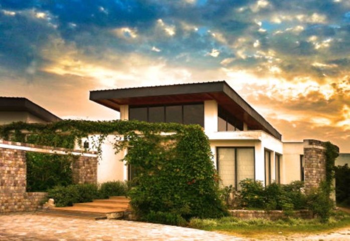 THE GOLDEN TUSK JIM CORBETT gallery image 2