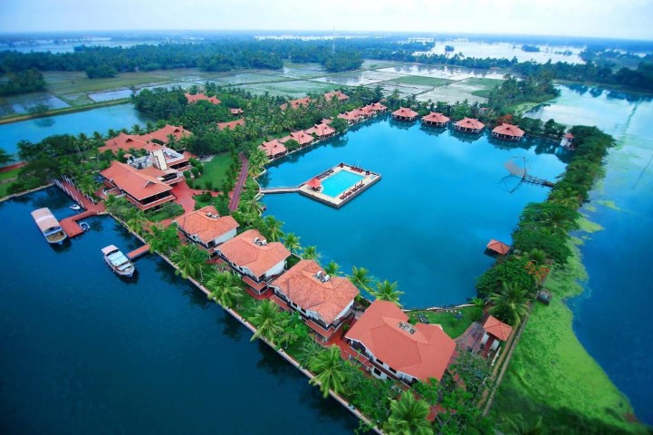 Sterling Lake Palace Alleppey gallery image 1