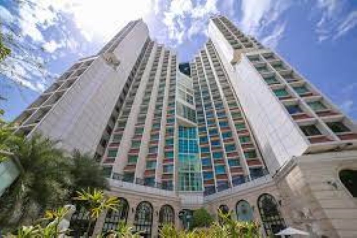 Hotel The Royal Plaza gallery image 3