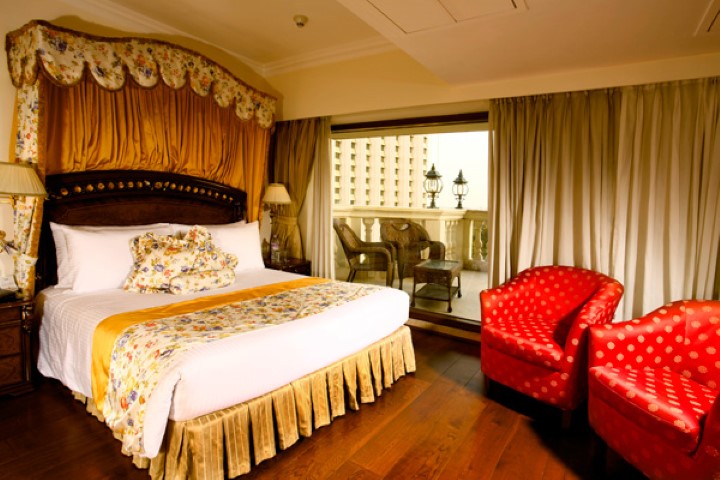 Hotel The Royal Plaza gallery image 4