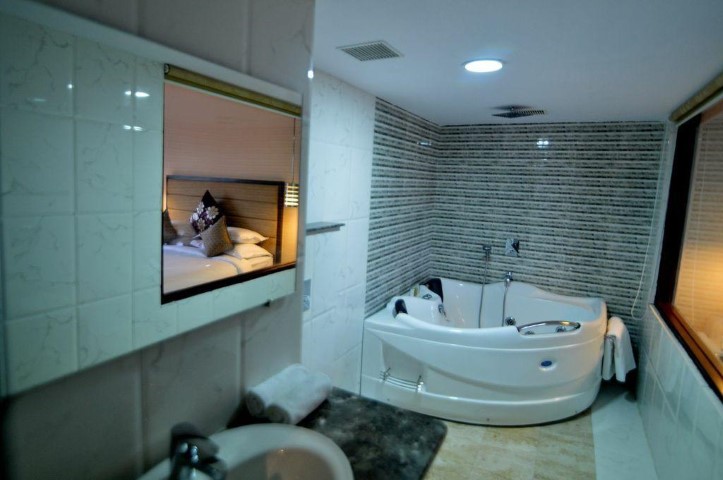 Q Hotel Udaipur gallery image 1