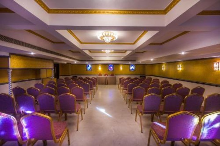 HOTEL LE ROYAL PARK gallery image 2