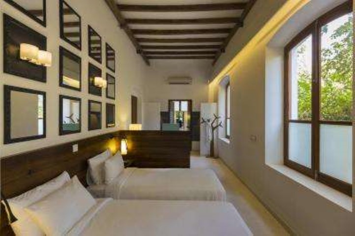 La Villa gallery image 2