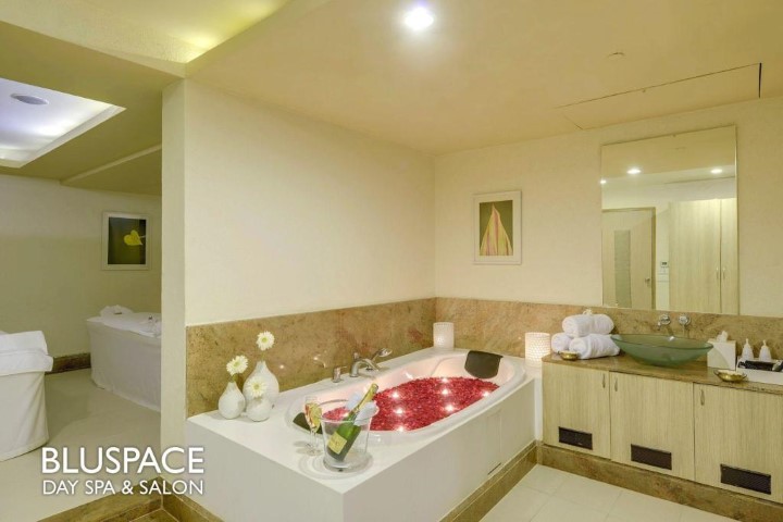 Radisson Blu Bengaluru Outer Ring Road gallery image 1