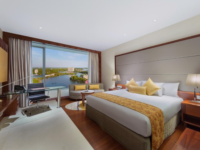 Crowne Plaza Kochi gallery image 2