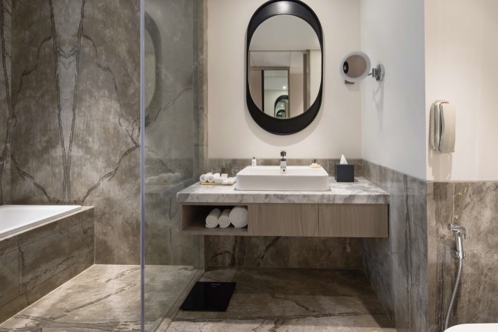 Radisson Blu Mumbai International Airport gallery image 1