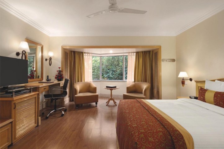 Ramada Plaza by Wyndham Palm Grove gallery image 2