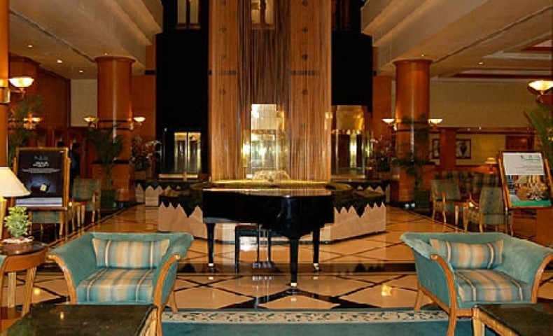 Ramada Plaza by Wyndham Palm Grove gallery image 3