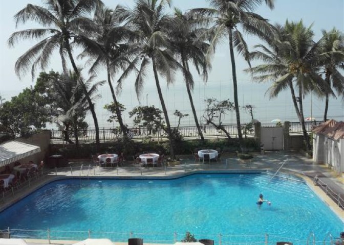 Ramada Plaza by Wyndham Palm Grove gallery image 4